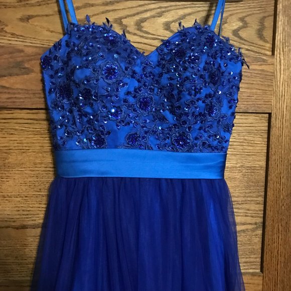 Prom dress for sale - never worn - Picture 2 of 2